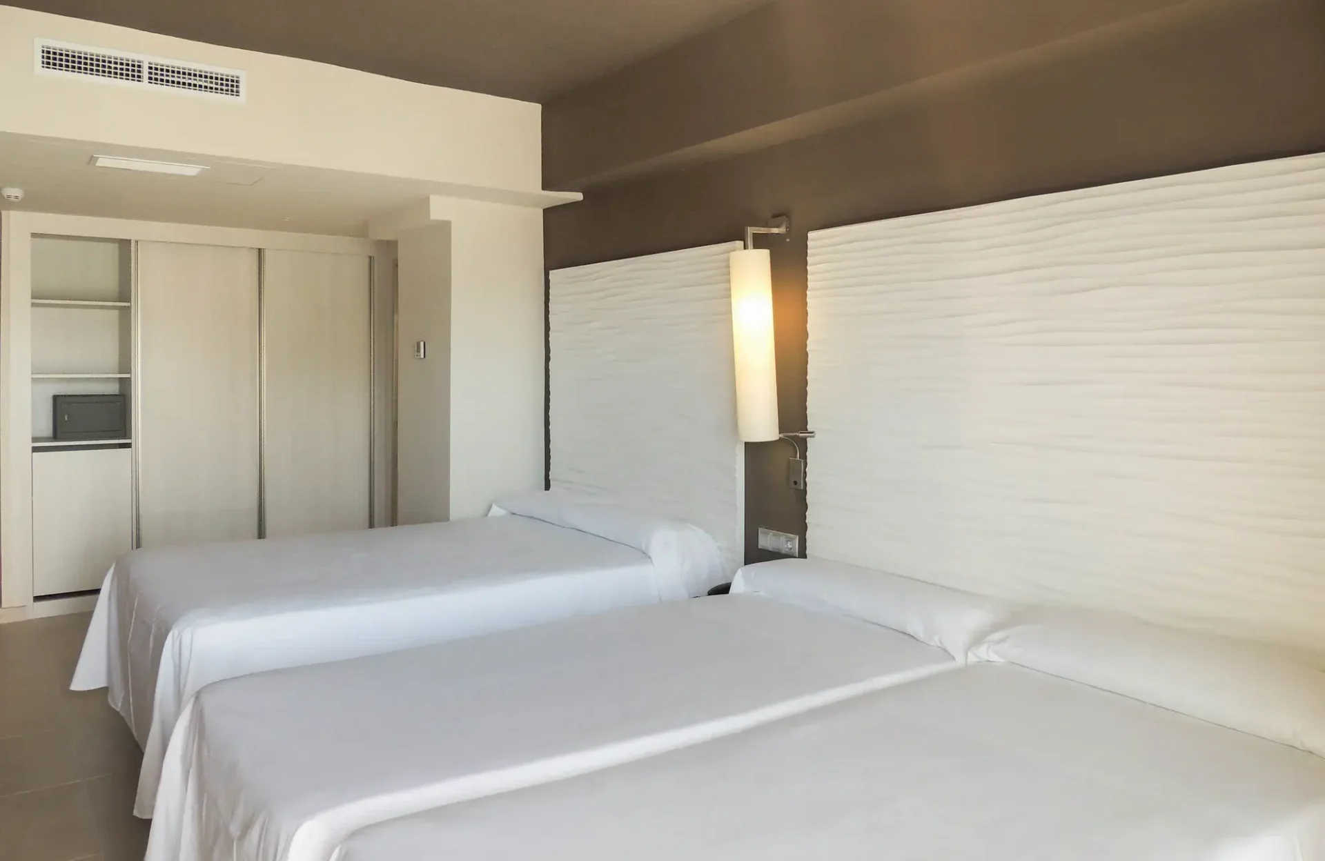 habitacio familiar cesar